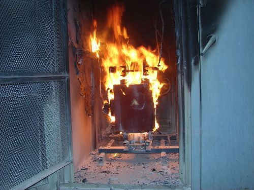 夏日炎炎，北京創(chuàng)聯(lián)匯通電氣教你必備油浸式變壓器防火常識(shí)