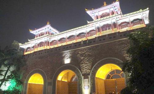 戶(hù)外LED投光燈保養(yǎng)注意事項(xiàng)